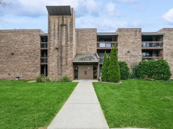 3609 North Tucker PLACE #210, Milwaukee, WI 53222