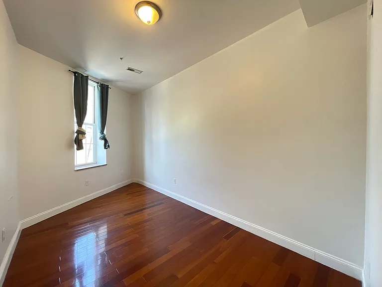 1027 Ridge — Photo 21