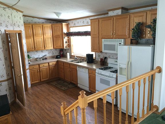 3rd image of 79 Blue Heron Dr