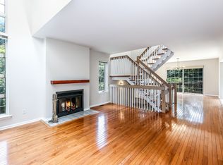 6 Pine Wood Cir, White Plains, NY 10603