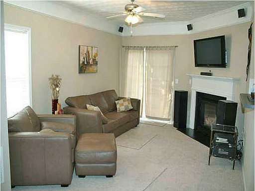3rd image of 447 Lantern Wood Dr