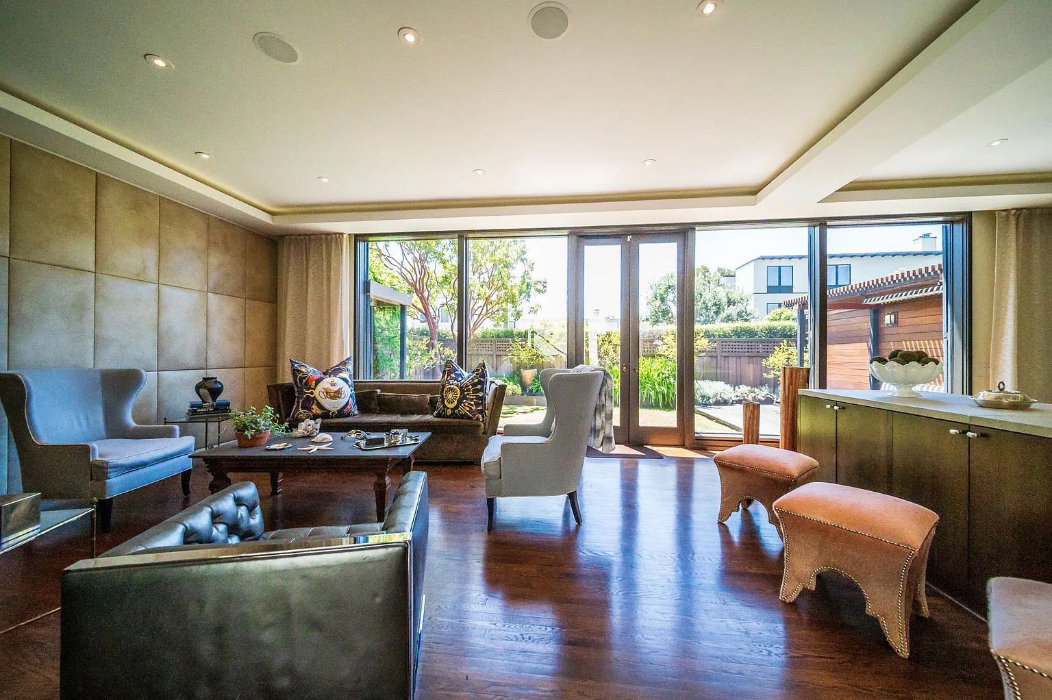 3074 Pacific Ave photo 1