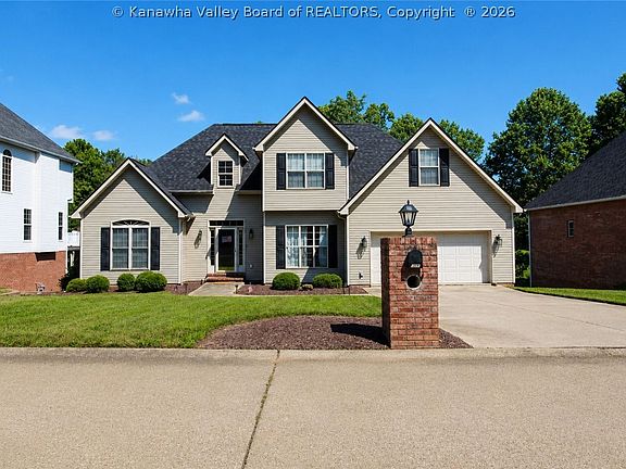 4th image of 1026 Saint Ives Dr