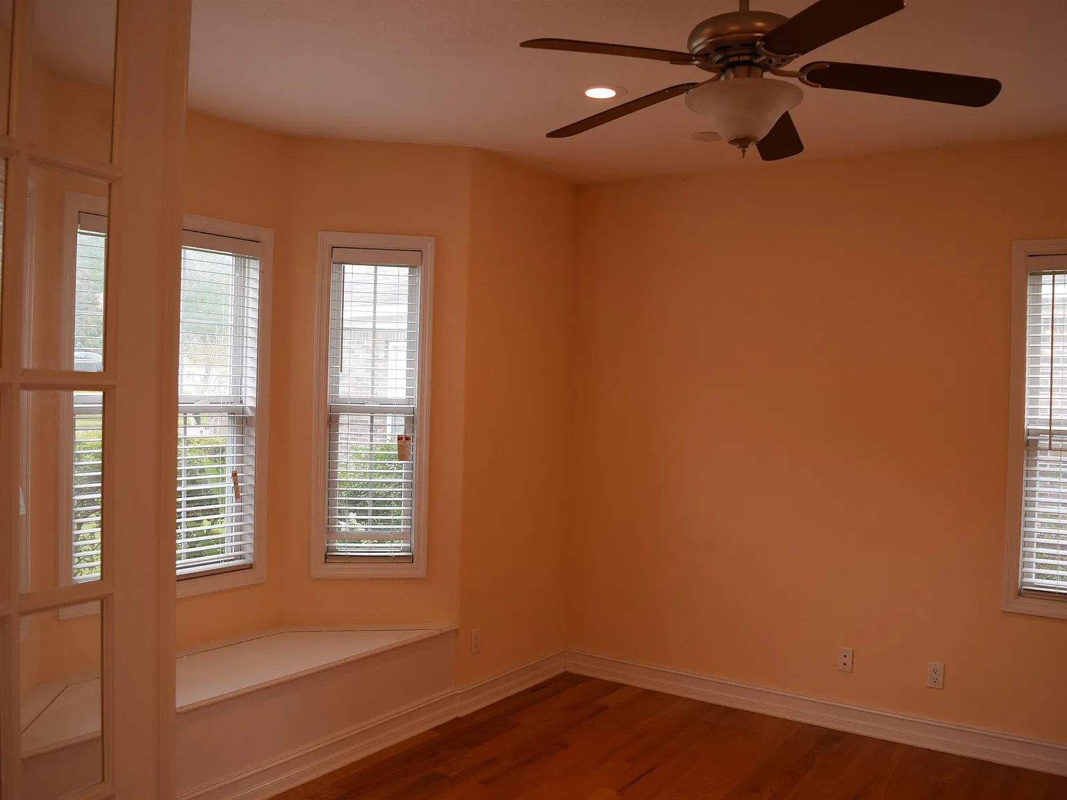 4 bed, 2483 sqft, $3,350 — Photo 3