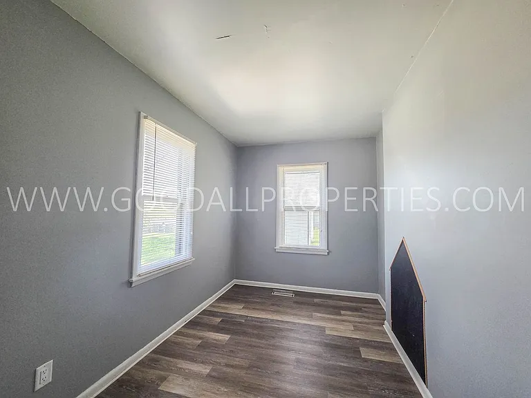 4805 S Union St — Photo 8
