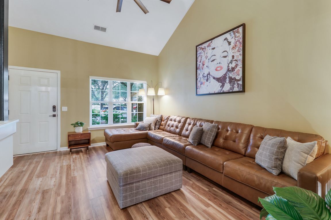 next background image