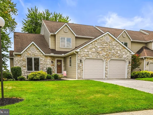 2716 Fairway Dr #2716, York, PA 17402