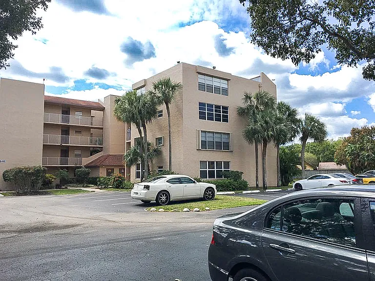 9440 Live Oak Pl #208 — Photo 29