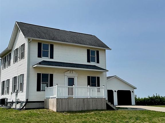 3rd image of 637 Aspen Dr