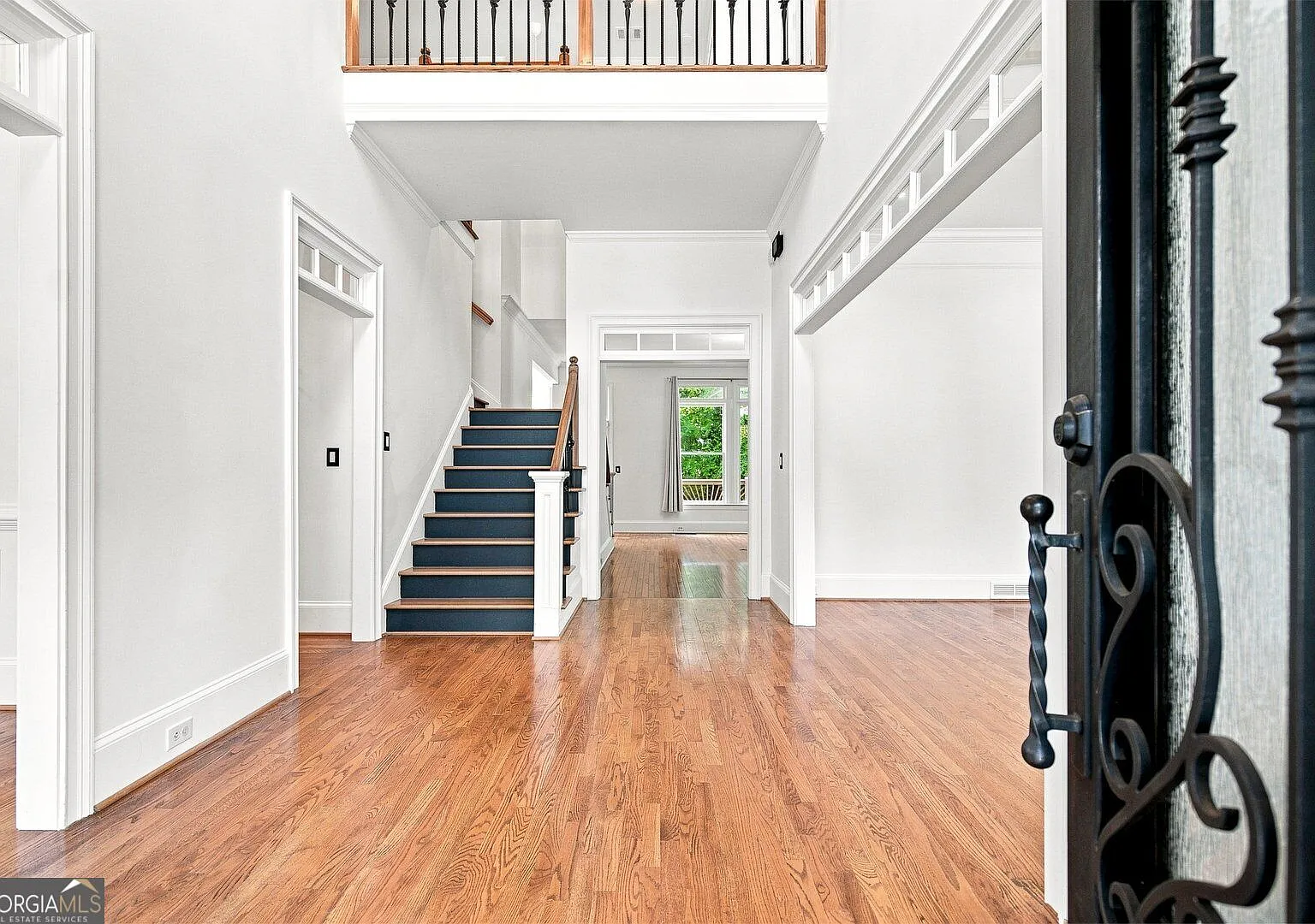 5 bed, 4.5 bath, 5189 sqft, $5,800 — Photo 3