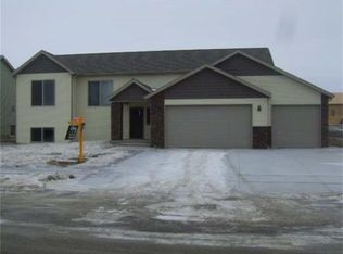 1707 Canyon Rd SW, Mandan, ND 58554