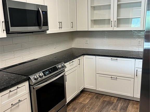 3rd image of 5615 Baronswood Cir APT 105