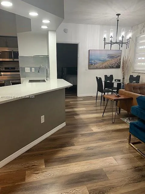 Village By The Bay Condo — Photo 3