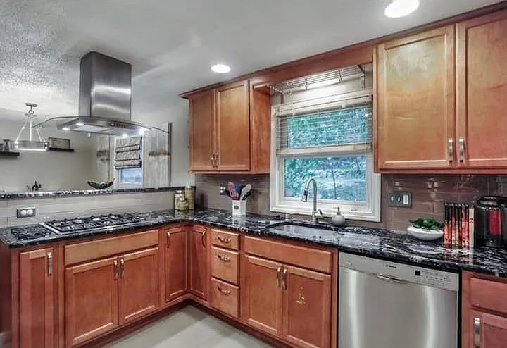 749 Worcester St — Photo 4