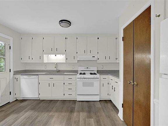4th image of 2683 Ashworth Cir SW