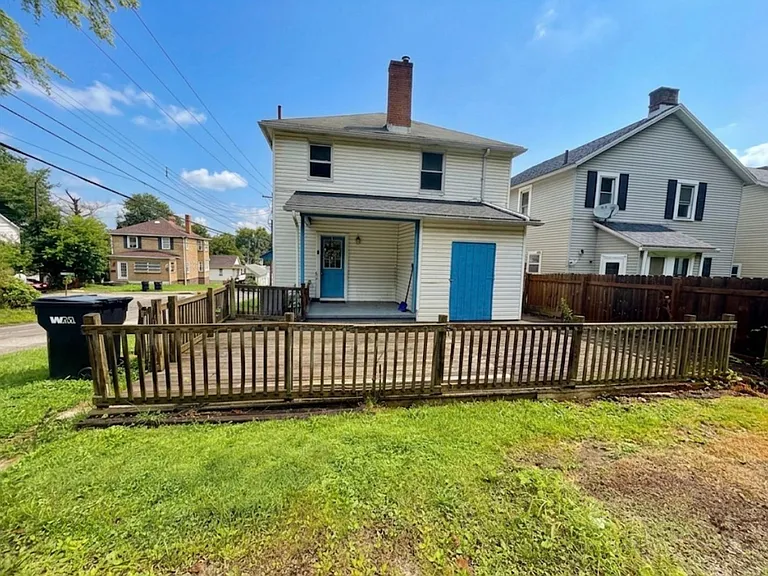 1133 Wade St — Photo 2