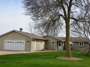 5350 Bong Rd, Waunakee, WI 53597