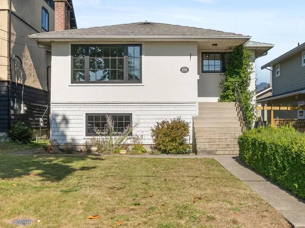 626 E 13th St, North Vancouver, BC V7L 2M5