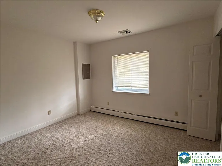 9751 Newtown Rd #B — Photo 10
