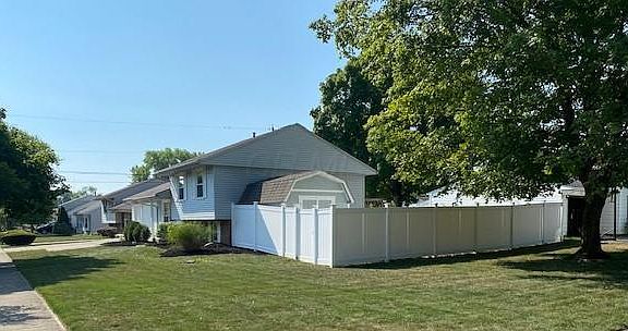 3rd image of 5057 Drivemere Rd