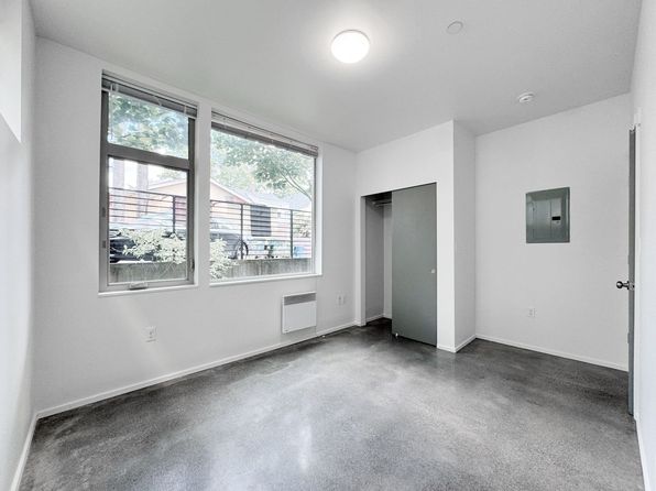 1212-1220 E Remington Ct #16-01