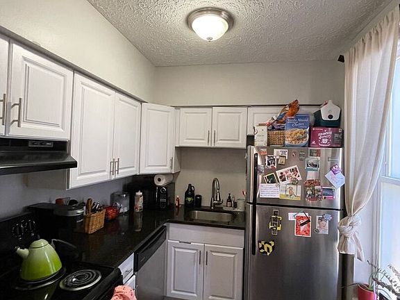 5th image of 98 King Ave APT A
