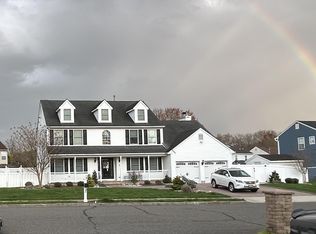 9 Yosemite Rd, Howell, NJ 07731
