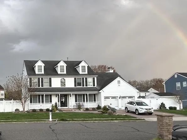 9 Yosemite Road, Howell, NJ 07731