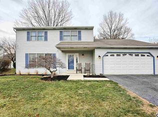 163 Valley Dr, Carlisle, PA 17013