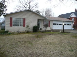 119 N Church Ave, Camden, TN 38320
