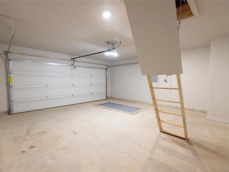 913 Westfall Dr — Photo 18