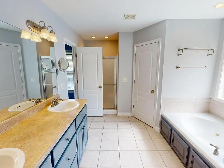 109 Mohegan Dr — Photo 20