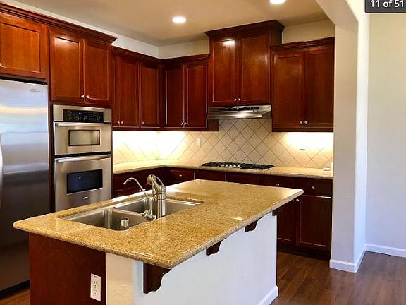common area - kitchen