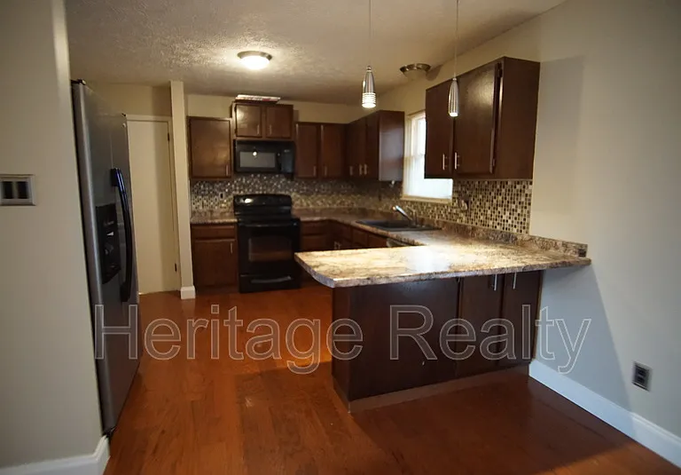 6209 Bryan Ln — Photo 7