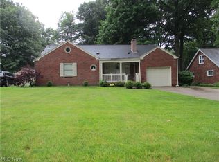 727 Canterbury Ln, Youngstown, OH