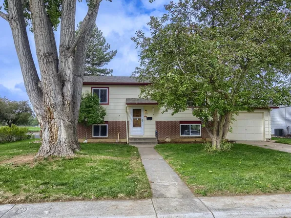 417 Clover Ln, Fort Collins, CO 80521
