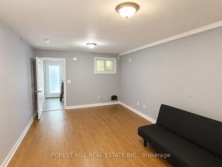 634 Shaw St — Photo 3