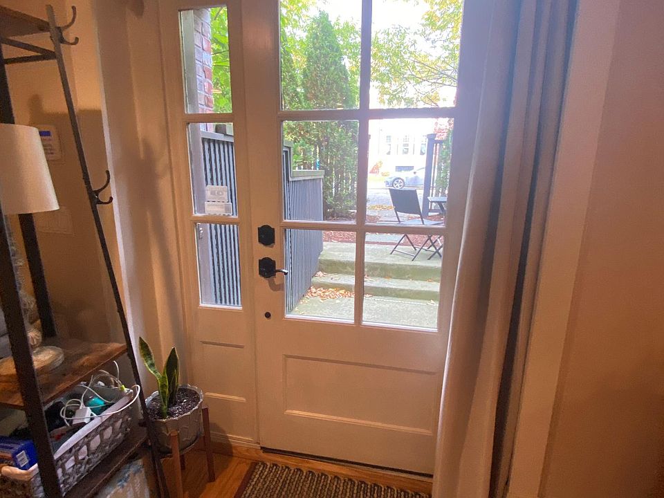 front door, private sitting area