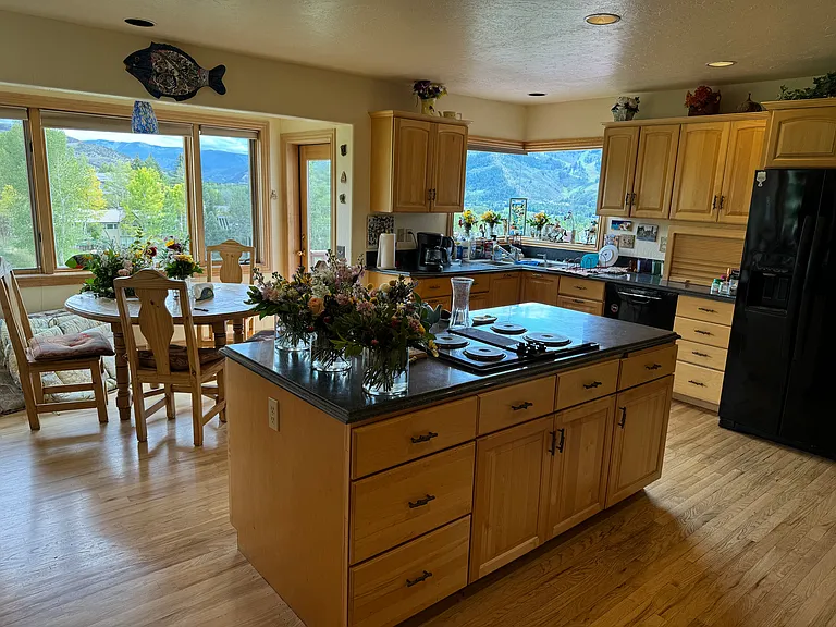 695 Charolais Cir — Photo 9
