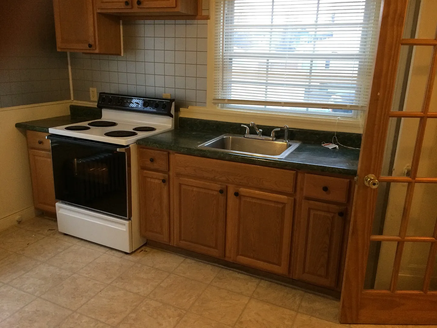 Stunning 4Bedroom Home in Hamden, CT — Photo 2