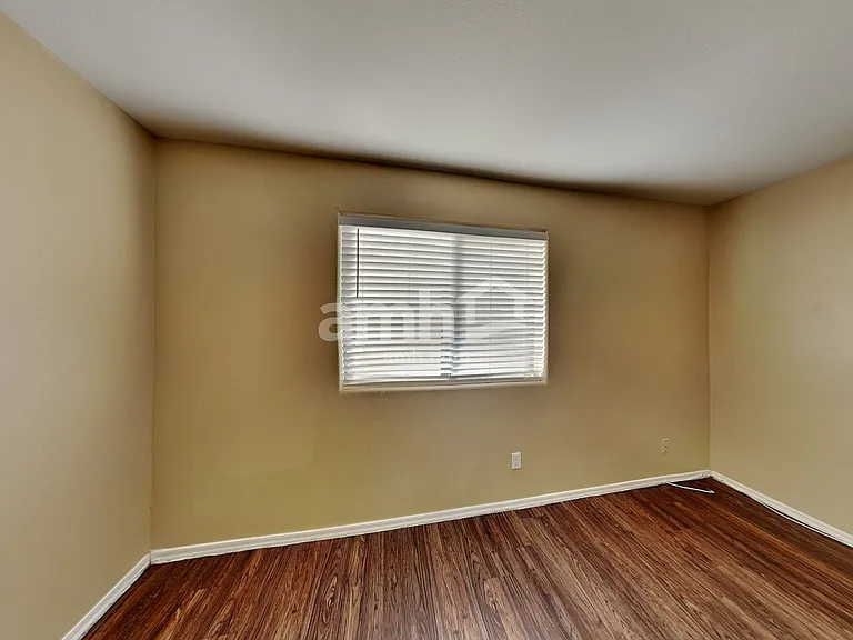 6449 S Iberia Ave — Photo 16