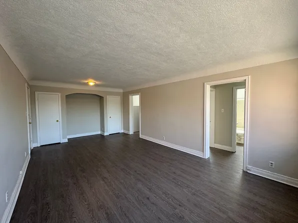 8 E 36th St #34, Hamilton, ON L8V 3Y7