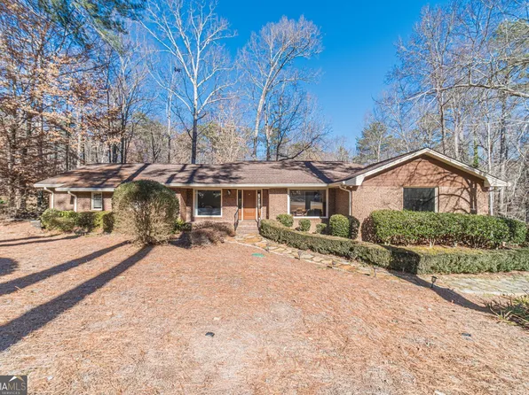 2612 Cliffview Dr, Lilburn, GA 30047