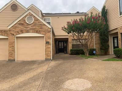 213 Cimarron Trl APT 3, Irving, TX, 75063