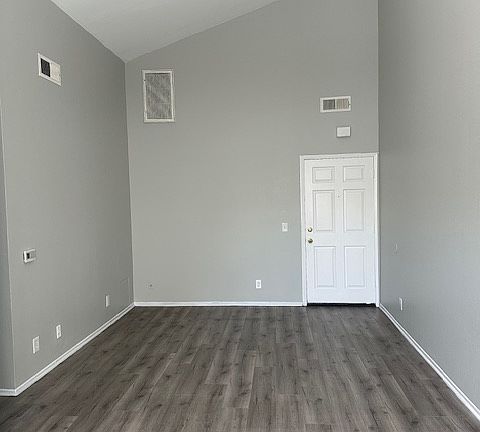 3rd image of 4040 Brunswick Ave APT 204