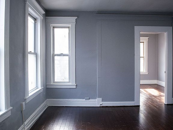 4th image of 19 Bassett St