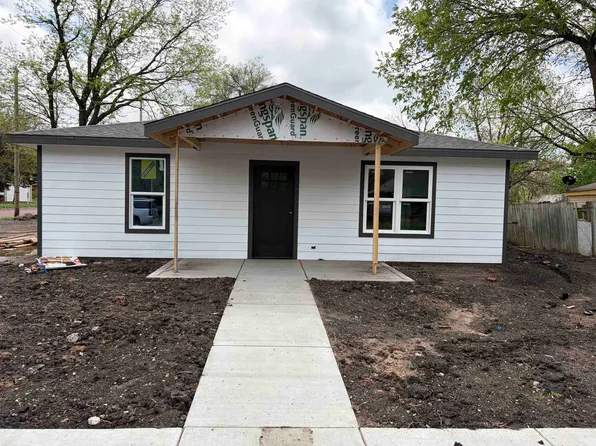 623 E 8th St, Newton, KS 67114