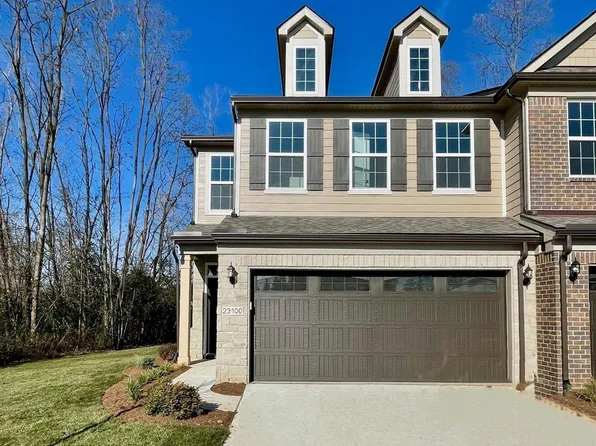 23100 Addison Cir, Commerce Twp, MI 48390