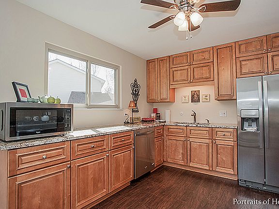 3rd image of 1048 Foxworth Blvd