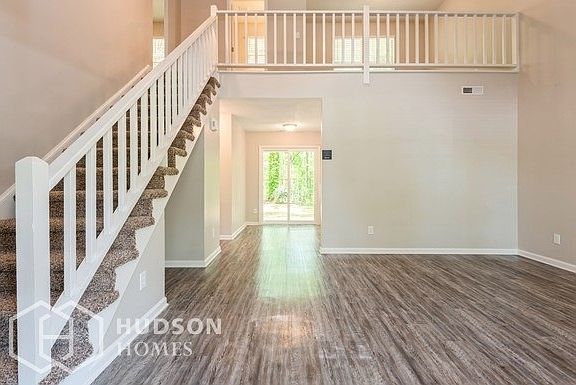 5th image of 601 Pennwood Ln